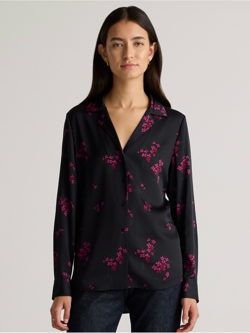 Quince Washable Stretch Silk Notch Collar Blouse in the Garnet Garden Sz M